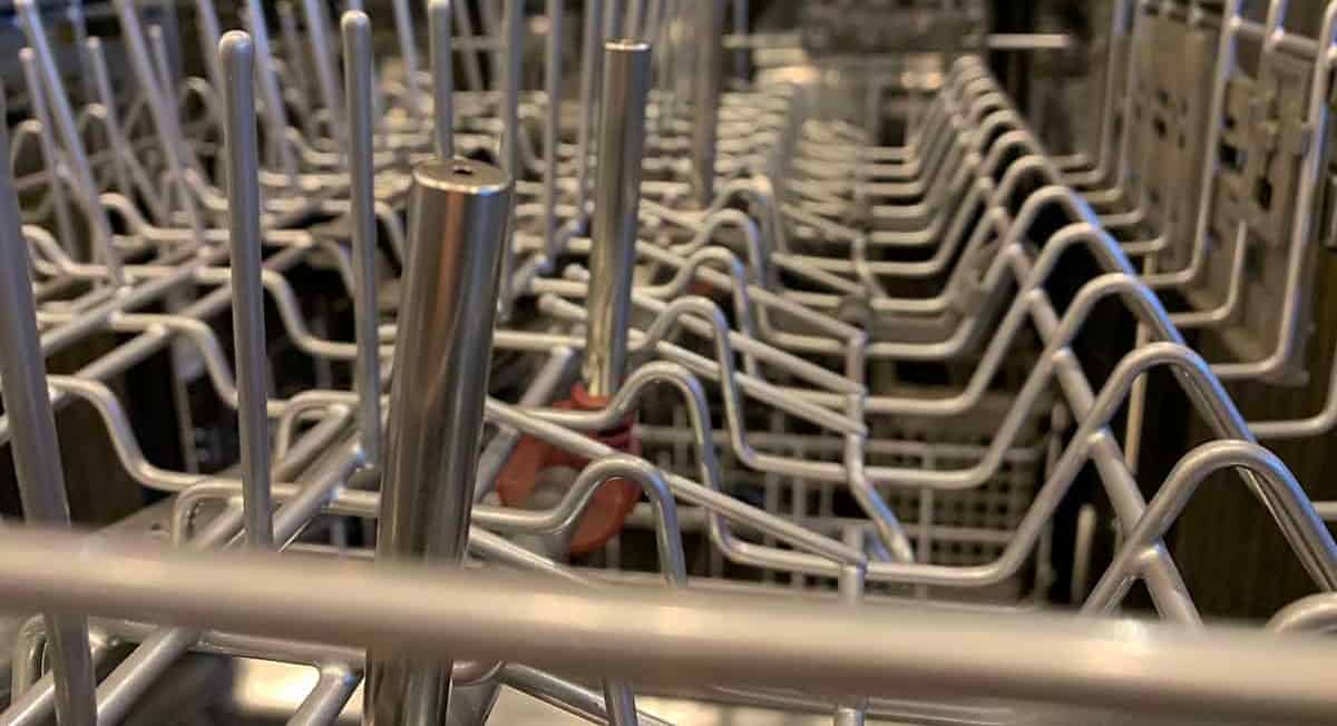 The KitchenAid KDTE334GPS Dishwasher Review (Prices / Ratings)